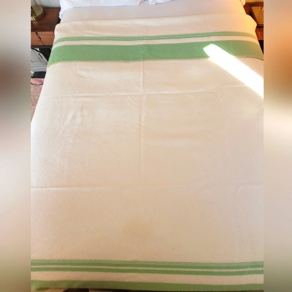 Vintage Wool Blend Blanket 60x80 - Picture 4 of 12